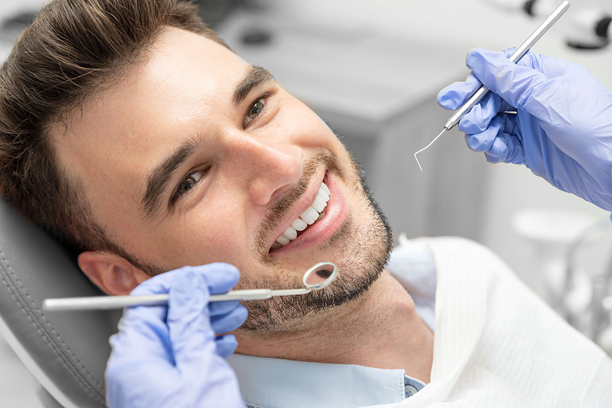 Traditional Or Implant-Supported Dentures: Which One is Right For Me?